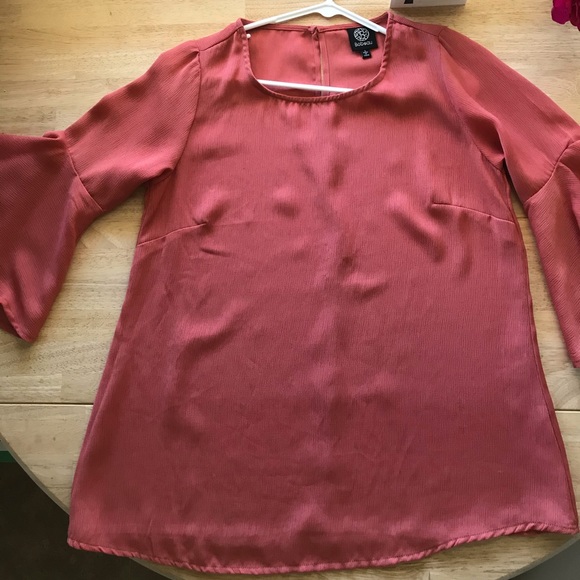 Bobeau bell sleeve top in blush pink - Picture 3 of 3